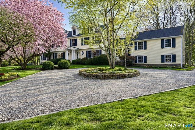 3 Hedgerow Common, Weston, CT 06883