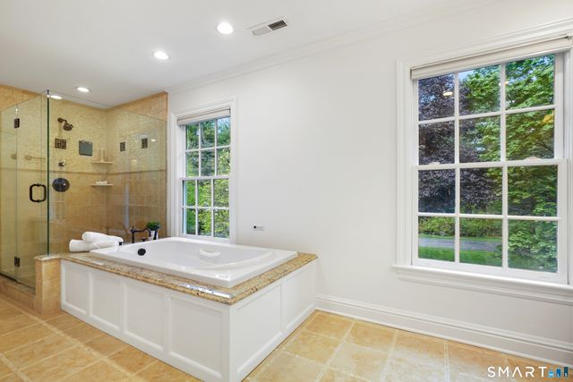 3 Hedgerow Common, Weston, CT 06883