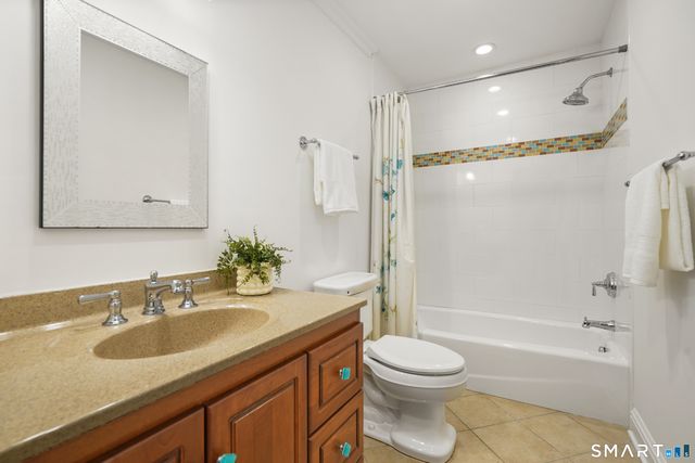 3 Hedgerow Common, Weston, CT 06883