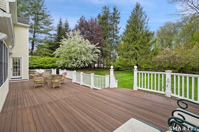 3 Hedgerow Common, Weston, CT 06883
