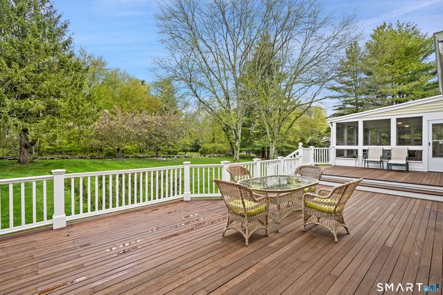 3 Hedgerow Common, Weston, CT 06883