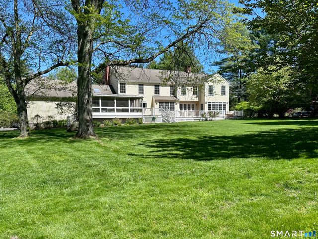 3 Hedgerow Common, Weston, CT 06883