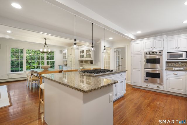 3 Hedgerow Common, Weston, CT 06883
