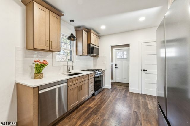 64 Hillcrest Rd, Watchung Boro, NJ 07069