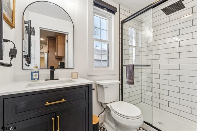 64 Hillcrest Rd, Watchung Boro, NJ 07069