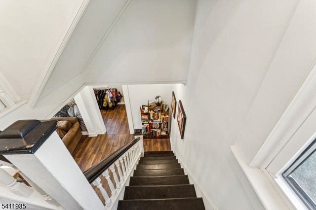 64 Hillcrest Rd, Watchung Boro, NJ 07069