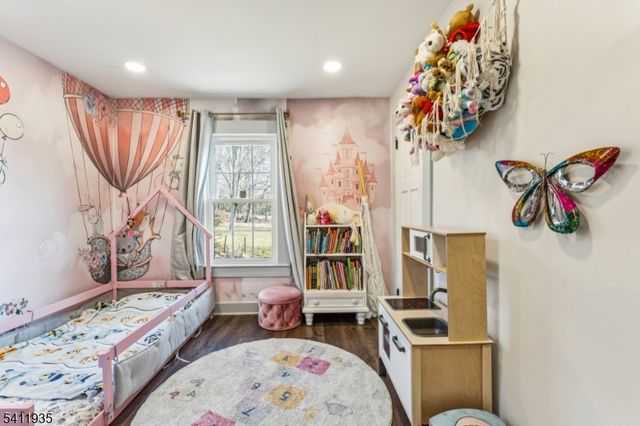 64 Hillcrest Rd, Watchung Boro, NJ 07069