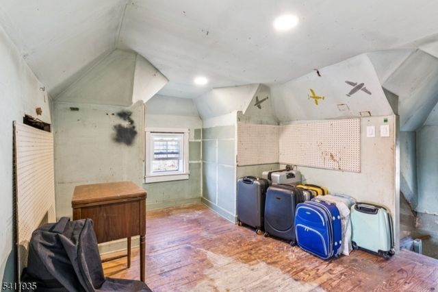 64 Hillcrest Rd, Watchung Boro, NJ 07069