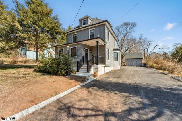 64 Hillcrest Rd, Watchung Boro, NJ 07069