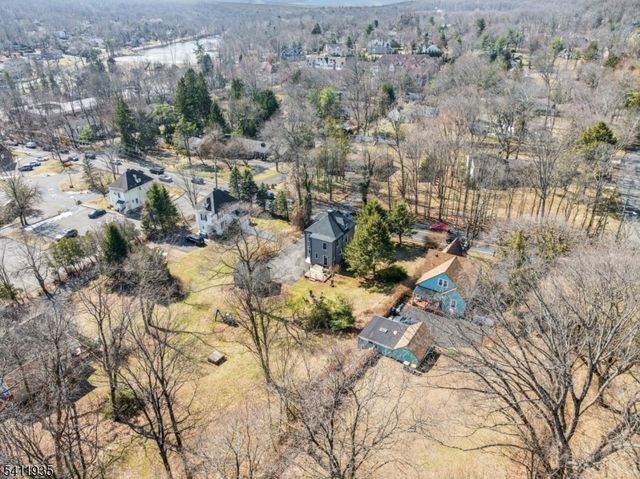 64 Hillcrest Rd, Watchung Boro, NJ 07069