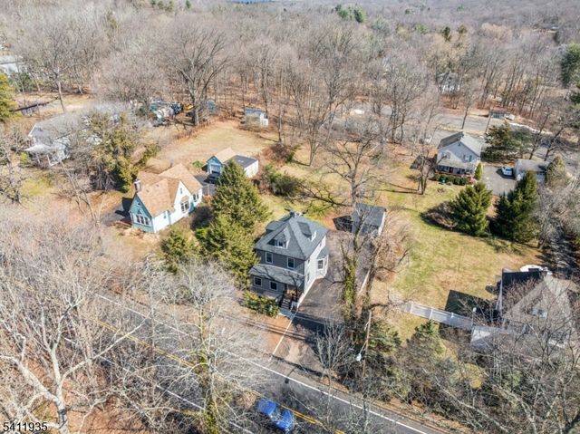 64 Hillcrest Rd, Watchung Boro, NJ 07069