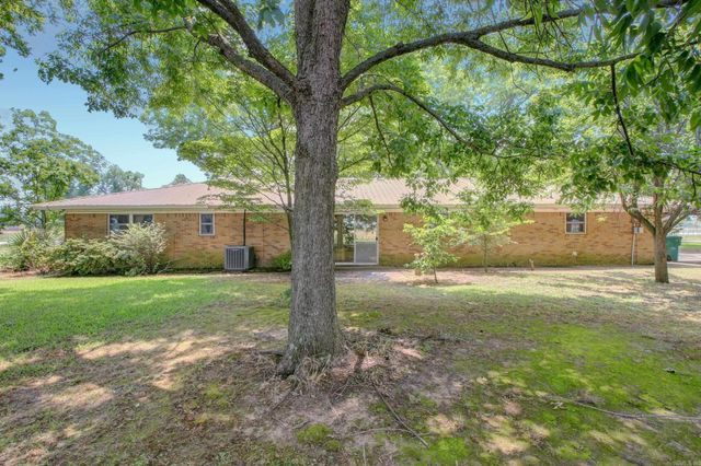 3407 S 65 Highway, Pine Bluff, AR 71601