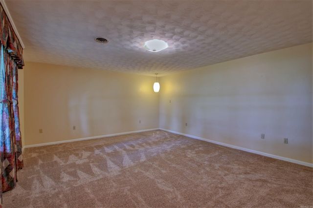 3407 S 65 Highway, Pine Bluff, AR 71601