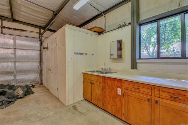 3407 S 65 Highway, Pine Bluff, AR 71601