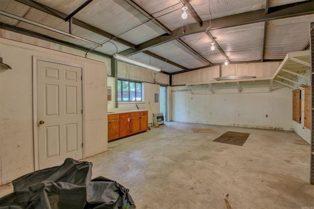 3407 S 65 Highway, Pine Bluff, AR 71601