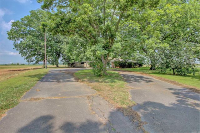 3407 S 65 Highway, Pine Bluff, AR 71601