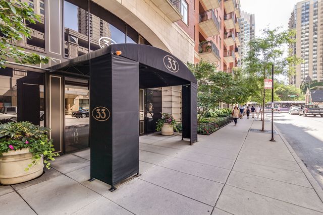 33 W Huron Street 305, Chicago, IL 60654