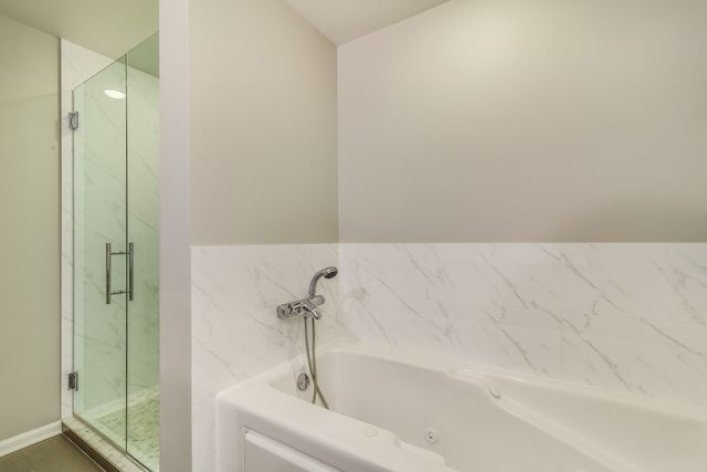 33 W Huron Street 305, Chicago, IL 60654