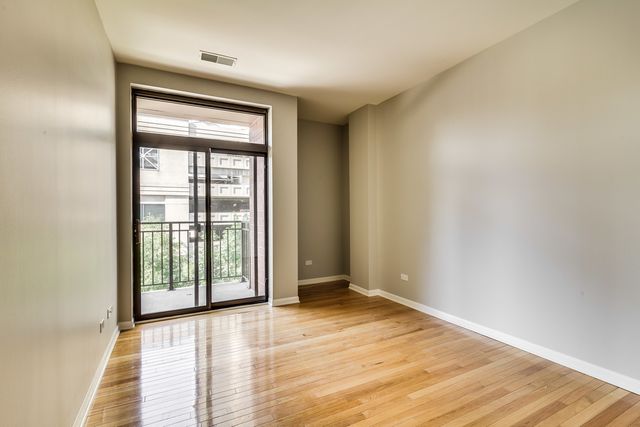 33 W Huron Street 305, Chicago, IL 60654