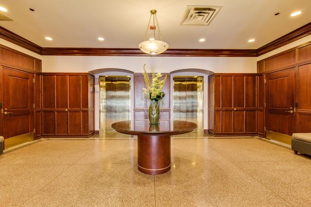 33 W Huron Street 305, Chicago, IL 60654