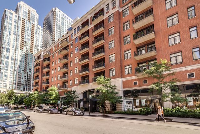 33 W Huron Street 305, Chicago, IL 60654