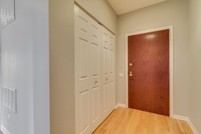 33 W Huron Street 305, Chicago, IL 60654