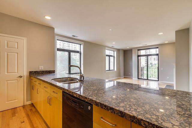 33 W Huron Street 305, Chicago, IL 60654