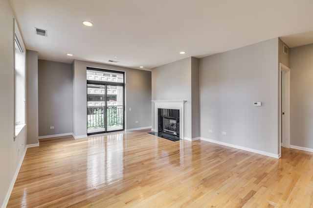 33 W Huron Street 305, Chicago, IL 60654