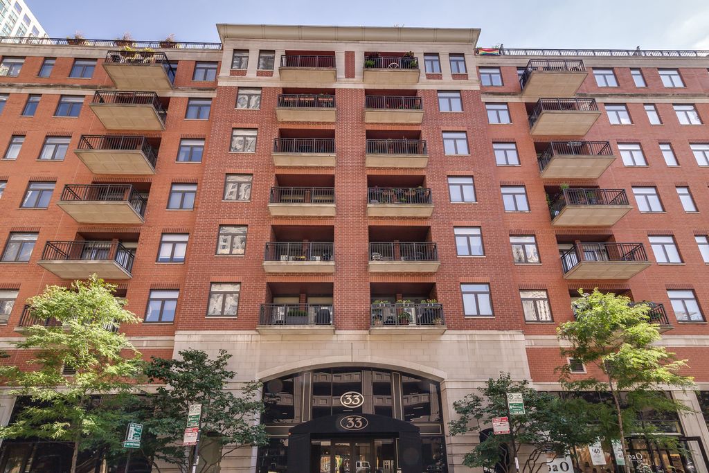 33 W Huron Street 305, Chicago, IL 60654