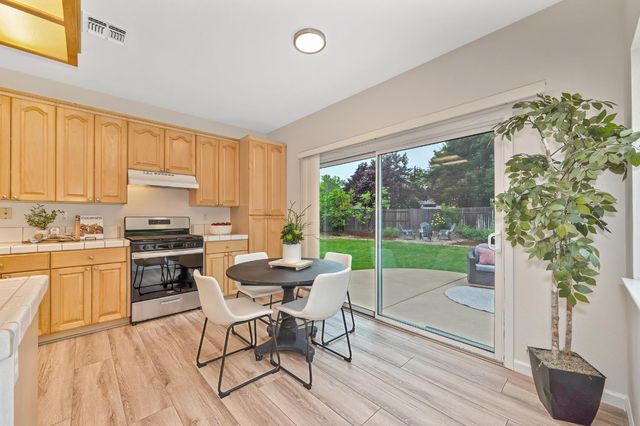 9177 Rizes Way, Elk Grove, CA 95758