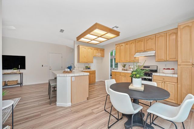 9177 Rizes Way, Elk Grove, CA 95758