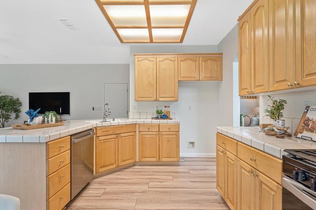 9177 Rizes Way, Elk Grove, CA 95758