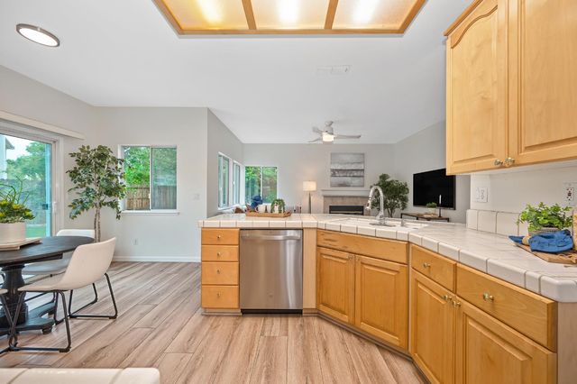 9177 Rizes Way, Elk Grove, CA 95758