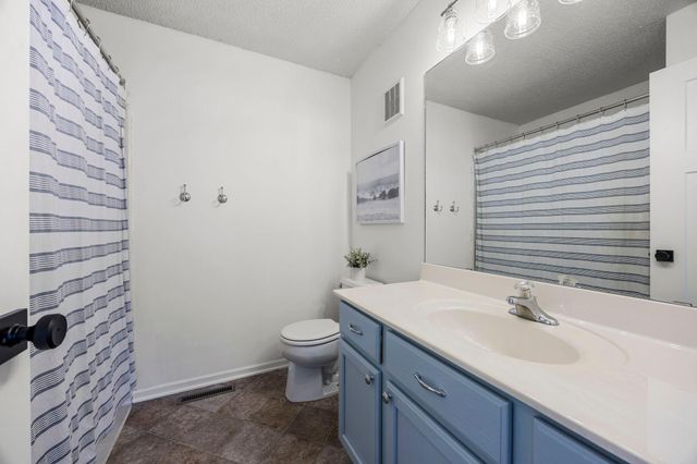 6742 Pine Crest Trail S, Cottage Grove, MN 55016