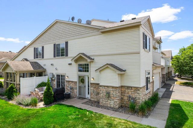 6742 Pine Crest Trail S, Cottage Grove, MN 55016