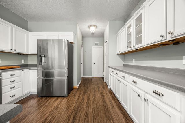 6742 Pine Crest Trail S, Cottage Grove, MN 55016