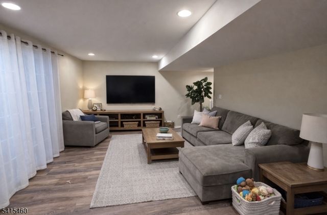 40 Helms Mill Road, Hackettstown Town, NJ 07840