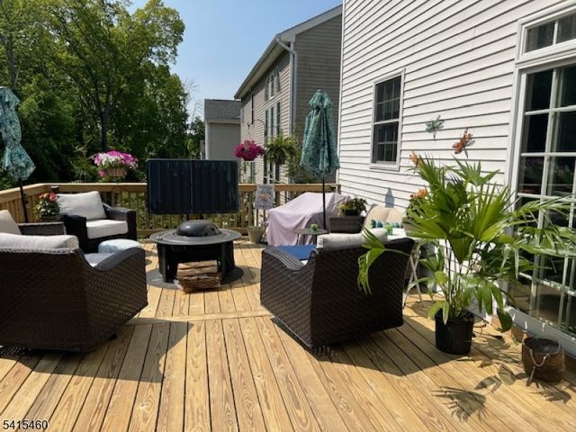 40 Helms Mill Road, Hackettstown Town, NJ 07840