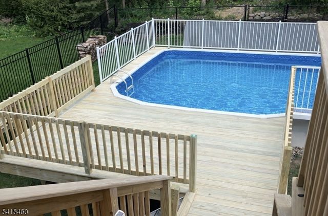 40 Helms Mill Road, Hackettstown Town, NJ 07840