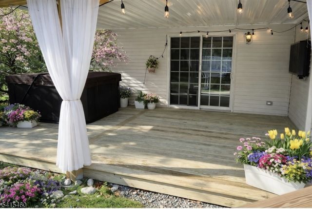 40 Helms Mill Road, Hackettstown Town, NJ 07840