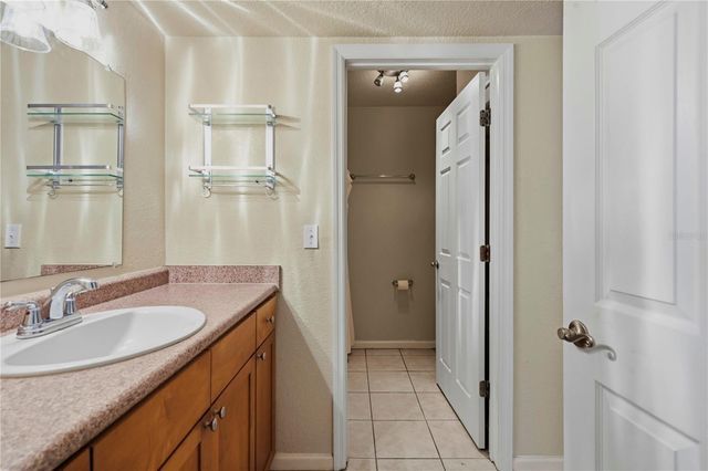 151 SEAHORSE DRIVE SE B, St Petersburg, FL 33705