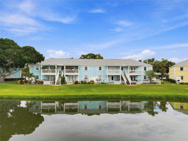151 SEAHORSE DRIVE SE B, St Petersburg, FL 33705