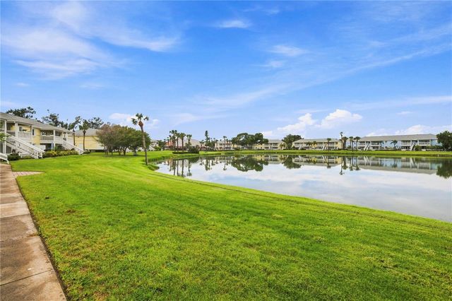 151 SEAHORSE DRIVE SE B, St Petersburg, FL 33705