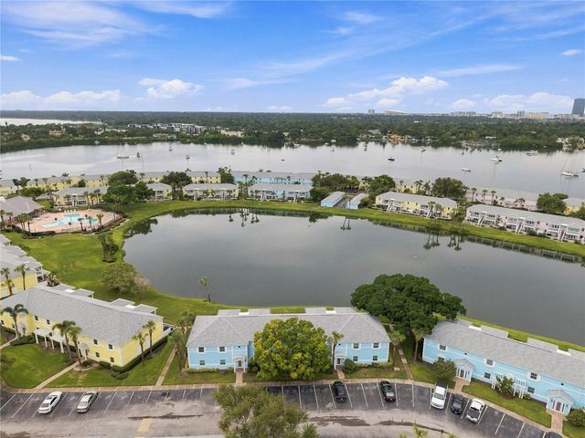 151 SEAHORSE DRIVE SE B, St Petersburg, FL 33705