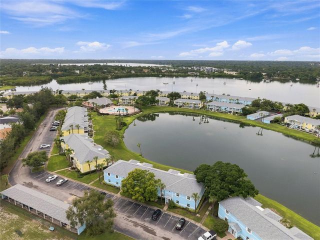 151 SEAHORSE DRIVE SE B, St Petersburg, FL 33705