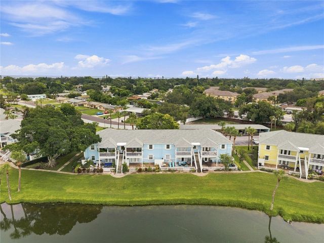 151 SEAHORSE DRIVE SE B, St Petersburg, FL 33705