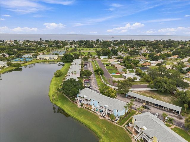151 SEAHORSE DRIVE SE B, St Petersburg, FL 33705