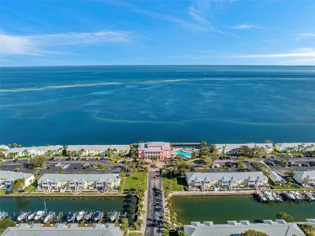 151 SEAHORSE DRIVE SE B, St Petersburg, FL 33705