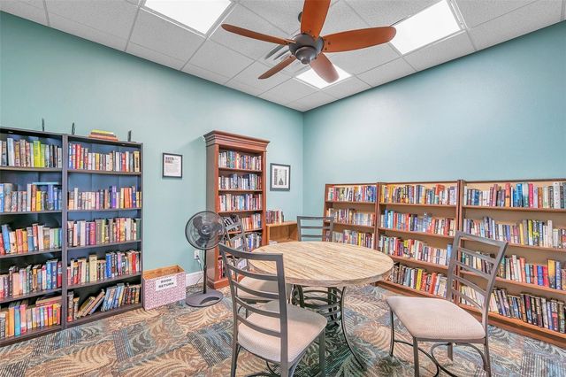 151 SEAHORSE DRIVE SE B, St Petersburg, FL 33705