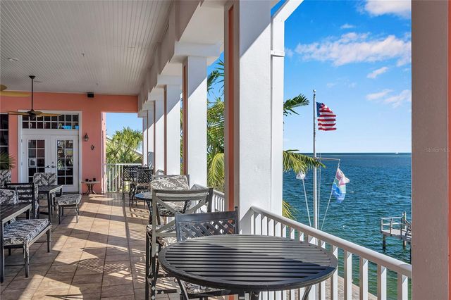 151 SEAHORSE DRIVE SE B, St Petersburg, FL 33705